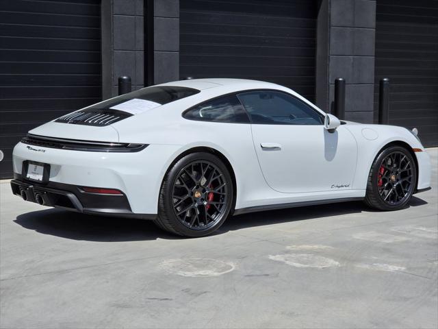 2025 Porsche 911 Carrera 4 GTS