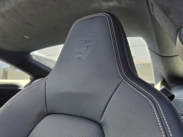 2025 Porsche 911 Carrera 4 GTS