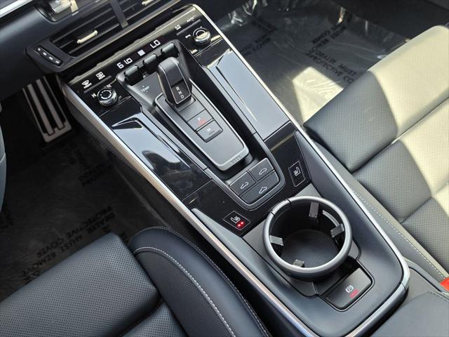 2025 Porsche 911 Carrera 4 GTS