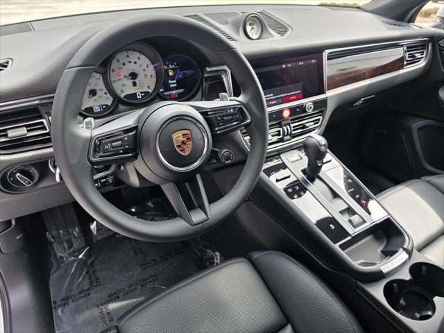 2025 Porsche Macan T