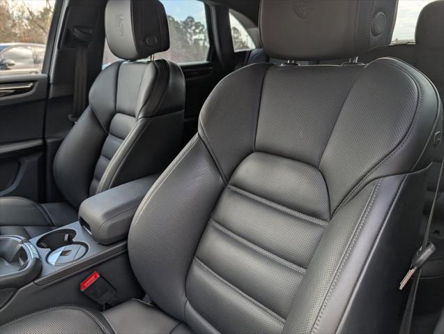 2025 Porsche Macan T