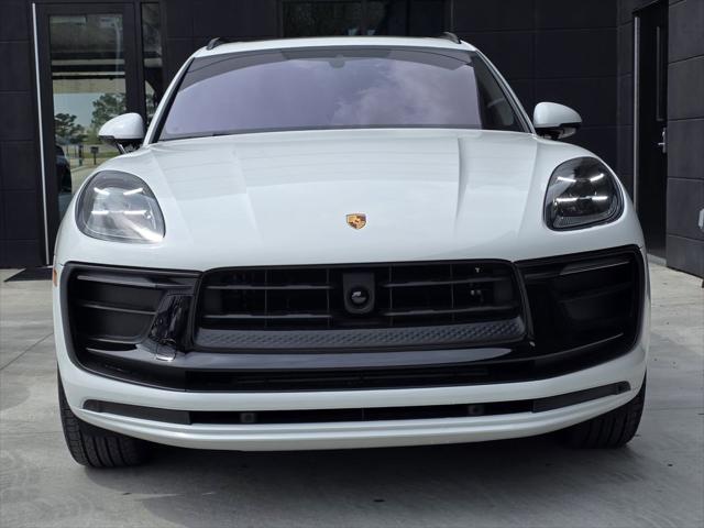 2025 Porsche Macan T