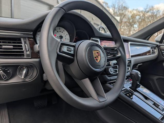 2025 Porsche Macan T