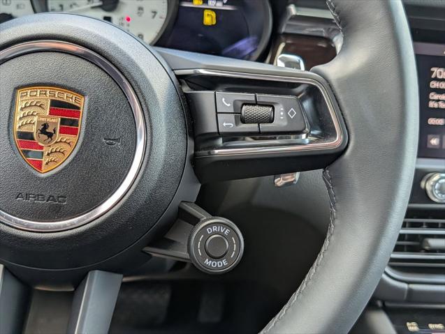 2025 Porsche Macan T