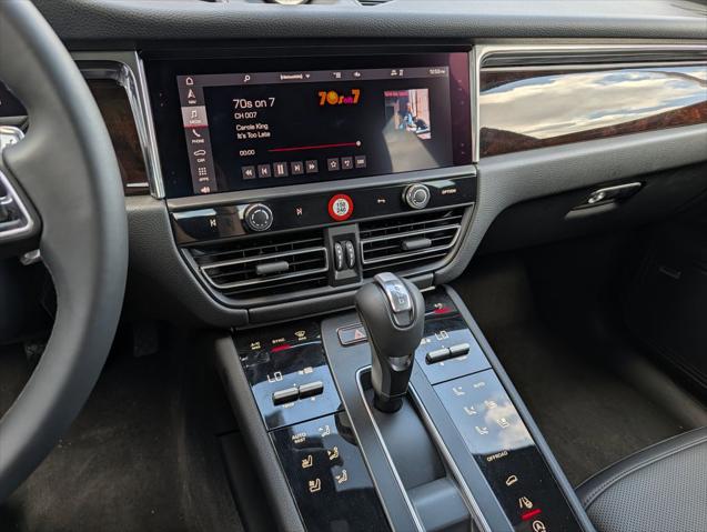 2025 Porsche Macan T