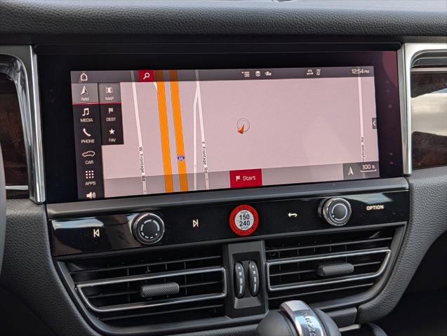 2025 Porsche Macan T