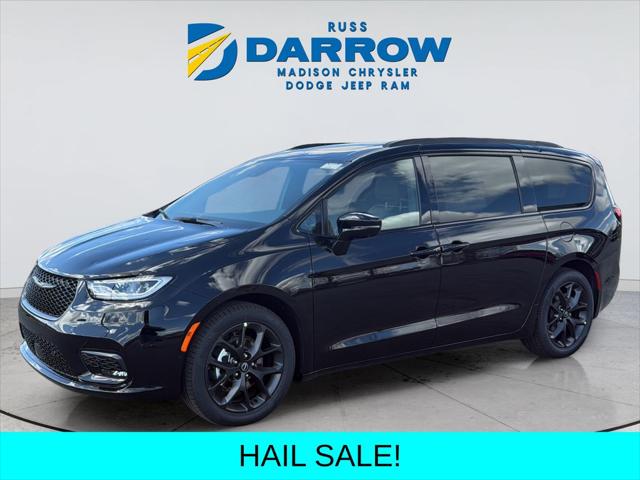 2026 Chrysler Pacifica Limited for sale in Madison, WI