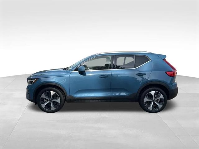 2025 Volvo XC40 B5 Plus Bright Theme 2025 Volvo XC40 B5 Plus Bright Theme