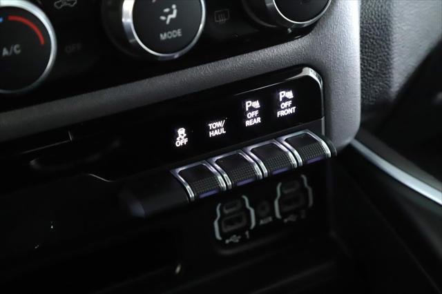 2022 Ram 1500 Big Horn Crew Cab 4x4 5'7" Box