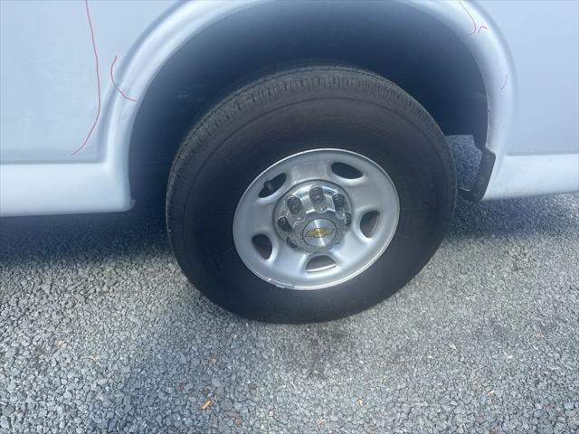 2024 Chevrolet Express Passenger RWD 3500 Extended Wheelbase LT