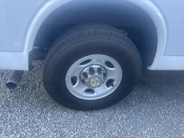 2024 Chevrolet Express Passenger RWD 3500 Extended Wheelbase LT