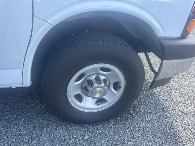 2024 Chevrolet Express Passenger RWD 3500 Extended Wheelbase LT