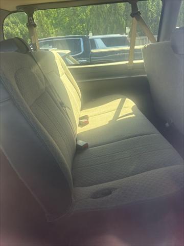 2024 Chevrolet Express Passenger RWD 3500 Extended Wheelbase LT
