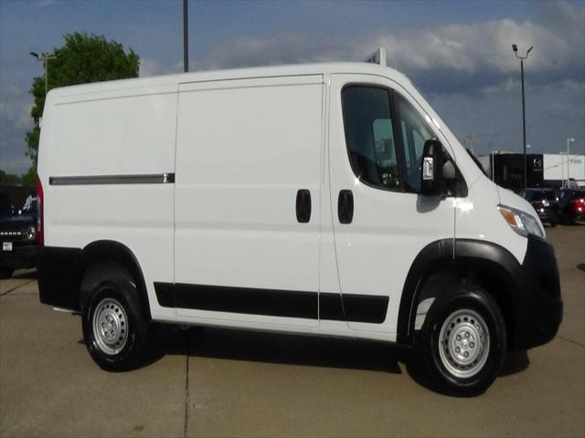 2025 Ram ProMaster 2500 Cargo Van Tradesman Low Roof 136" WB w/Pass Seat