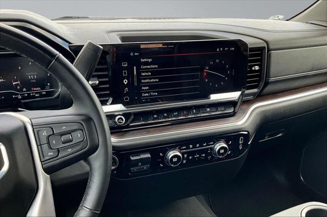 2025 GMC Sierra 1500 2WD Crew Cab Short Box SLT