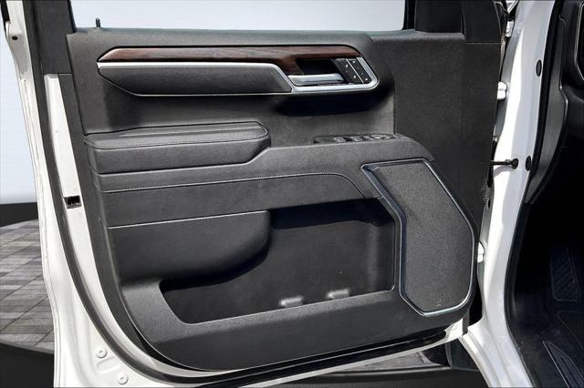 2025 GMC Sierra 1500 2WD Crew Cab Short Box SLT