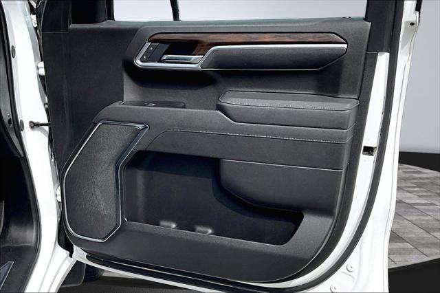 2025 GMC Sierra 1500 2WD Crew Cab Short Box SLT