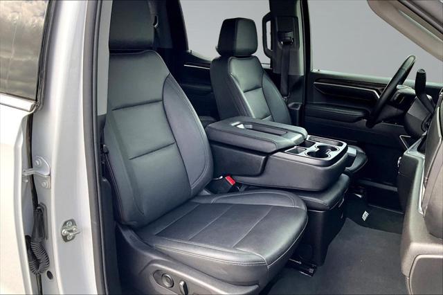 2025 GMC Sierra 1500 2WD Crew Cab Short Box SLT