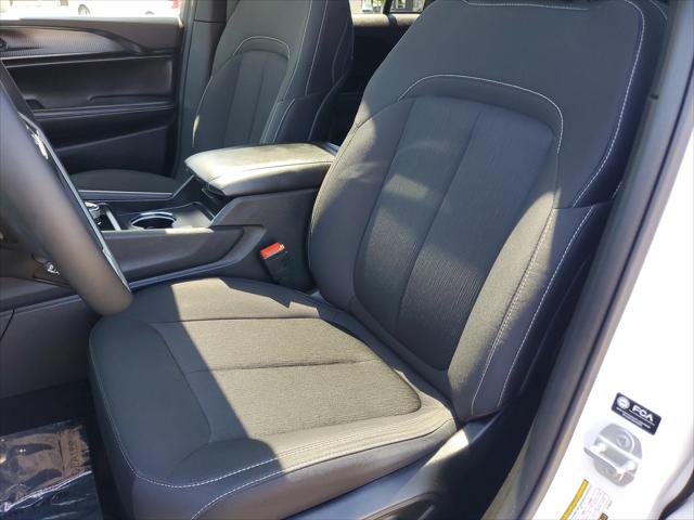 2025 Jeep Grand Cherokee Laredo X 4x4