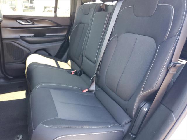 2025 Jeep Grand Cherokee Laredo X 4x4