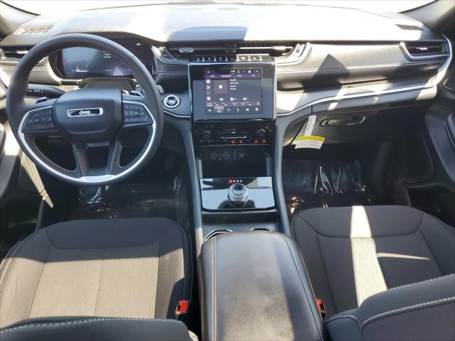 2025 Jeep Grand Cherokee Laredo X 4x4