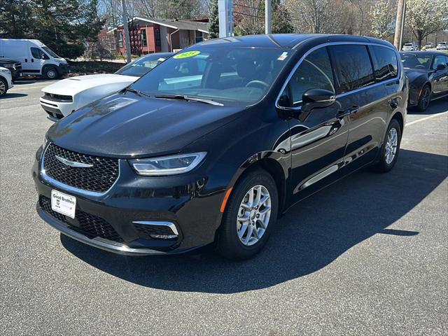 2025 Chrysler Pacifica Select for sale in South Weymouth, MA