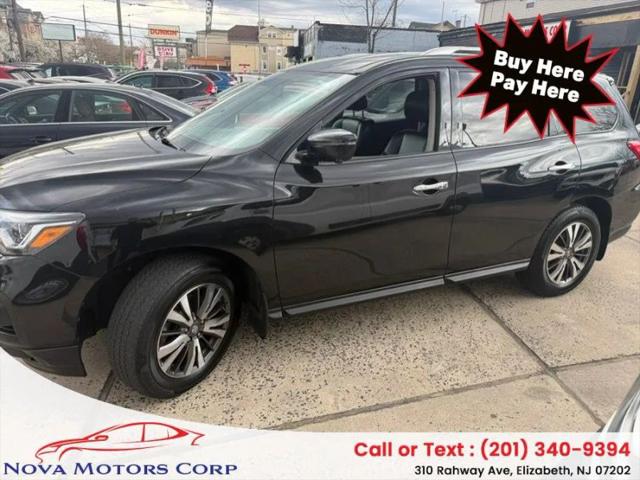 2017 Nissan Pathfinder SL