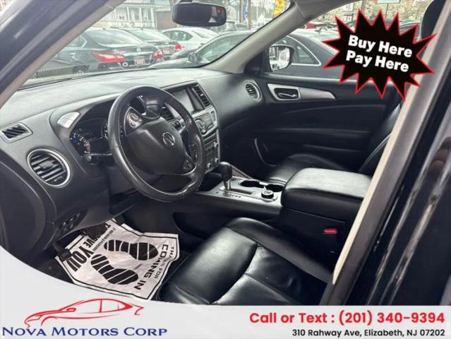2017 Nissan Pathfinder SL