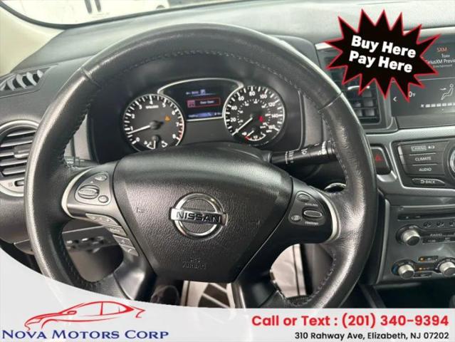 2017 Nissan Pathfinder SL