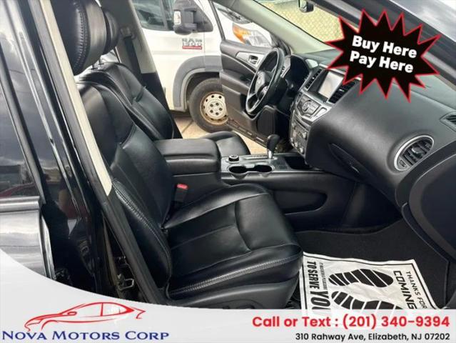 2017 Nissan Pathfinder SL
