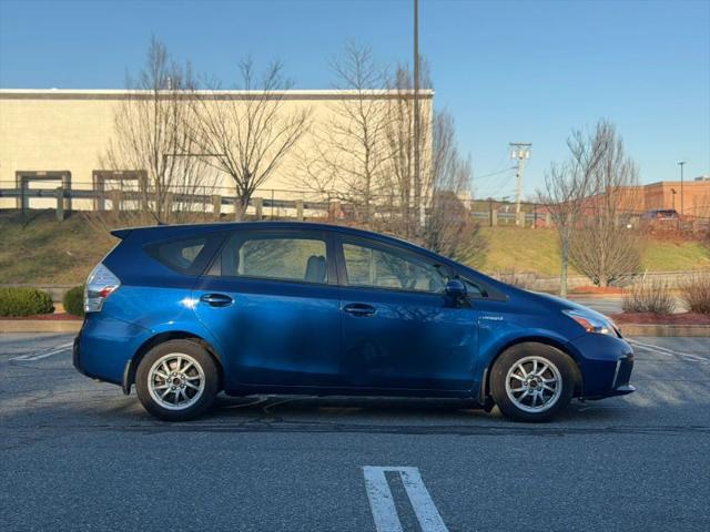 2014 Toyota Prius v Three