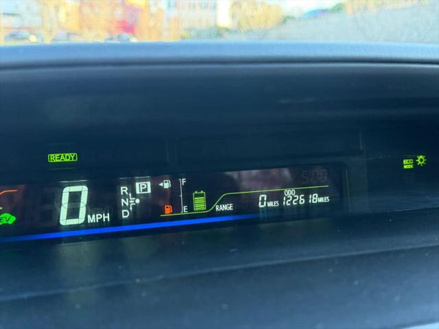 2014 Toyota Prius v Three