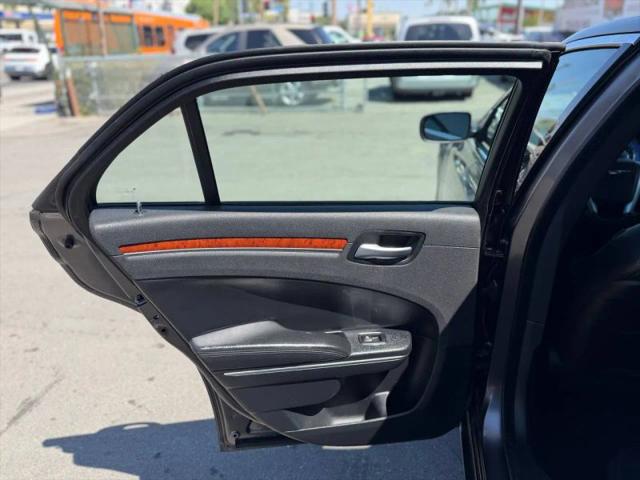 2014 Chrysler 300 300