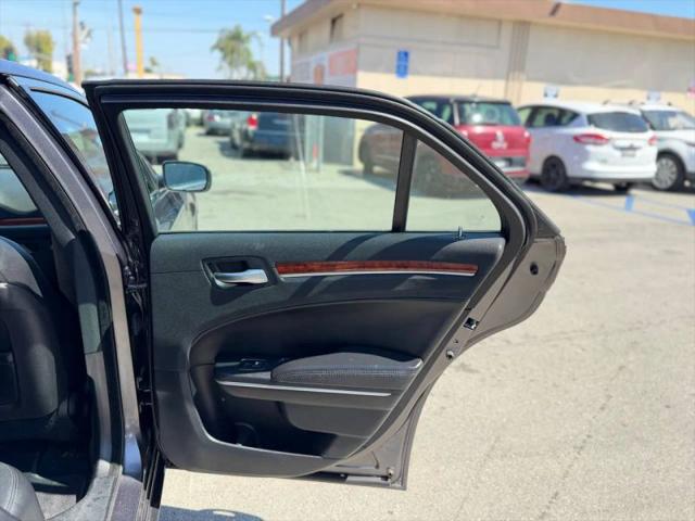 2014 Chrysler 300 300