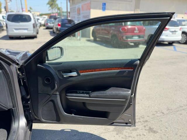 2014 Chrysler 300 300
