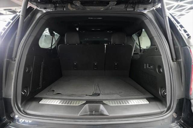 2023 Chevrolet Suburban 4WD Premier