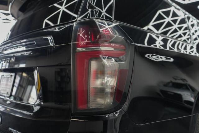2023 Chevrolet Suburban 4WD Premier