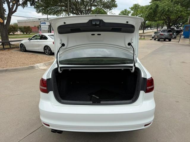 2017 Volkswagen Jetta 1.8T SEL