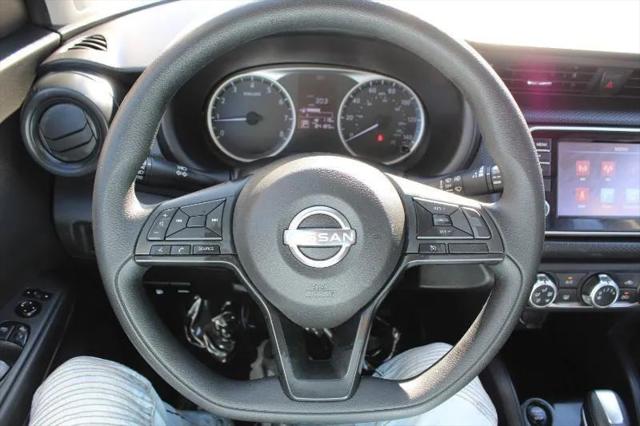 2023 Nissan Kicks S Xtronic CVT