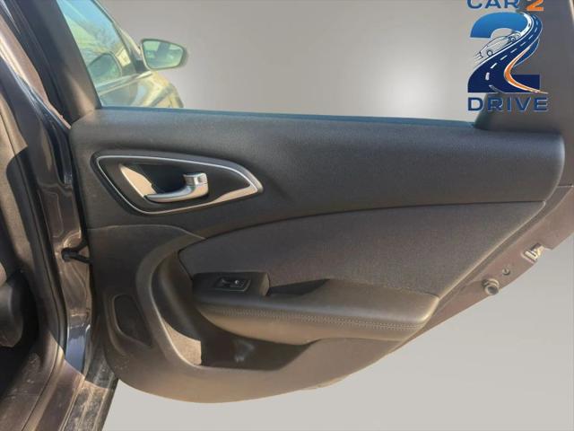 2016 Chrysler 200 Limited