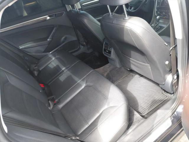 2018 Volkswagen Passat 2.0T SE