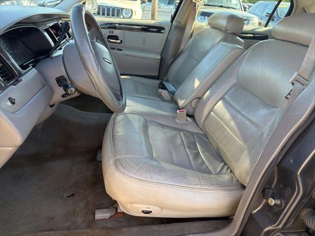 1998 Lincoln Town Car Signature