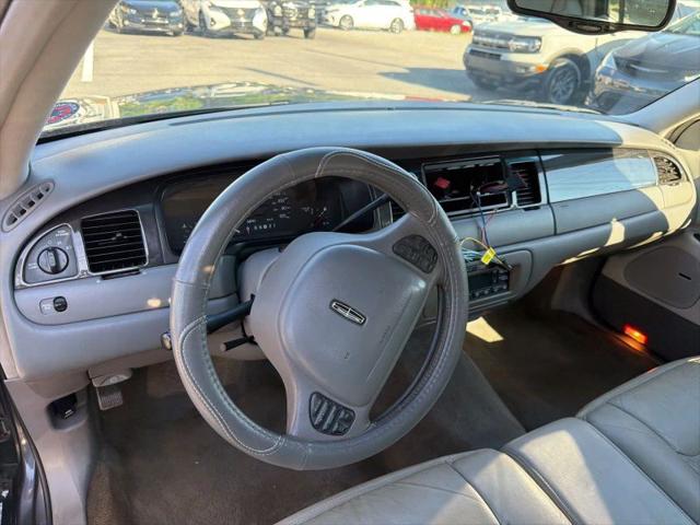 1998 Lincoln Town Car Signature