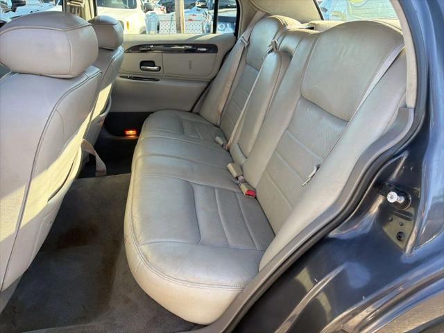 1998 Lincoln Town Car Signature