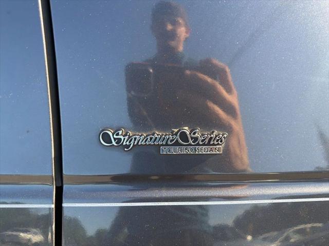 1998 Lincoln Town Car Signature