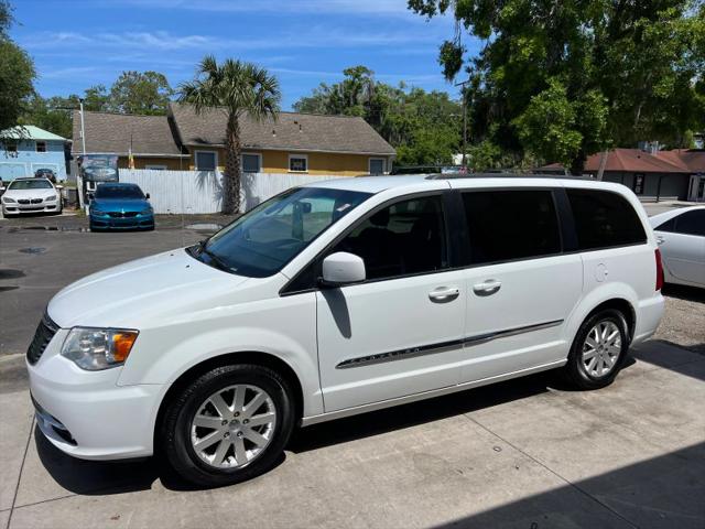 2016 Chrysler Town & Country Touring