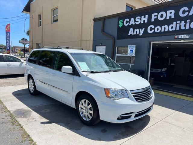 2016 Chrysler Town & Country Touring