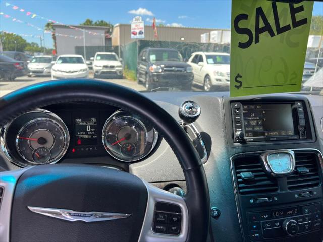 2016 Chrysler Town & Country Touring