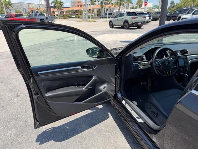 2017 Volkswagen Passat 1.8T R-Line