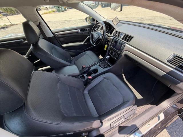 2017 Volkswagen Passat 1.8T R-Line